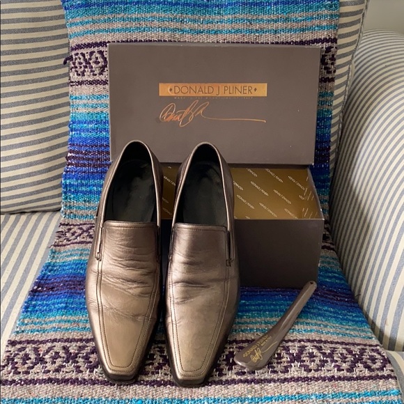 Donald J. Pliner Men’s Leather Loafer - Picture 1 of 6